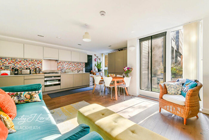 2 Bedroom End Of Terrace House For Sale In Parade Ground Path, London, SE18