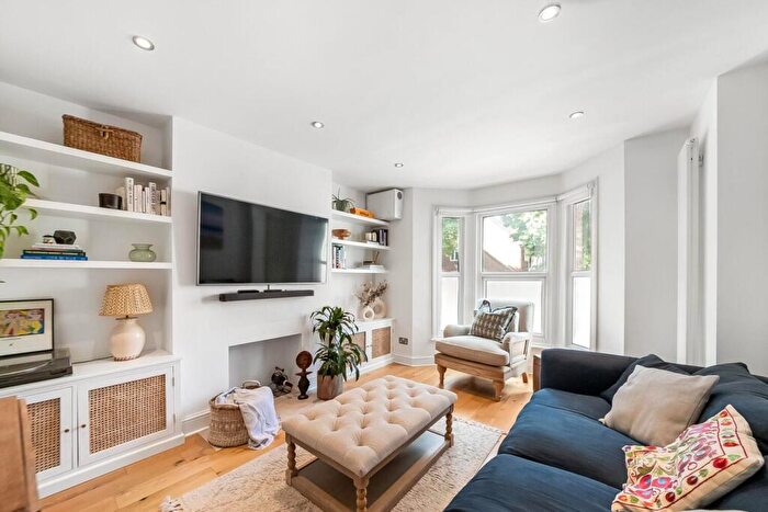 2 Bedroom Apartment For Sale In Mayall Road, Herne Hill, London, SE24