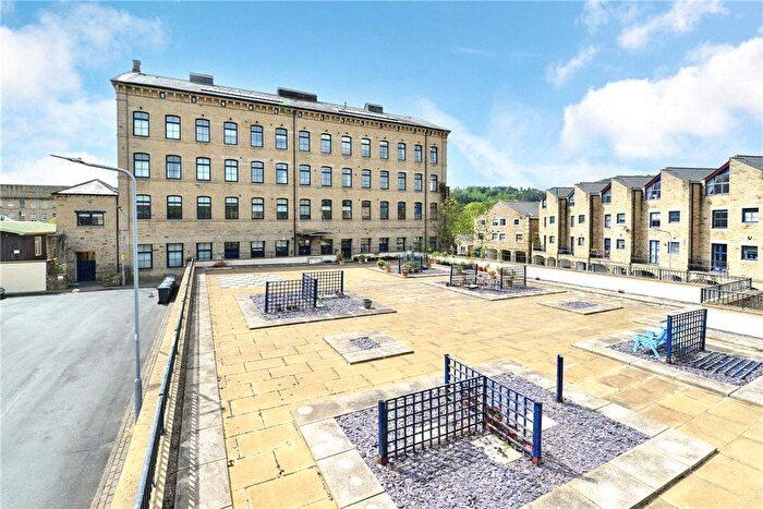 2 Bedroom Flat To Rent In The Locks, Bingley, BD16