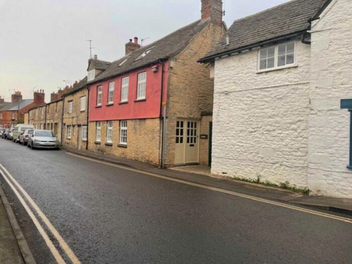 2 Bedroom Flat To Rent In Acre End Street, Eynsham, OX29