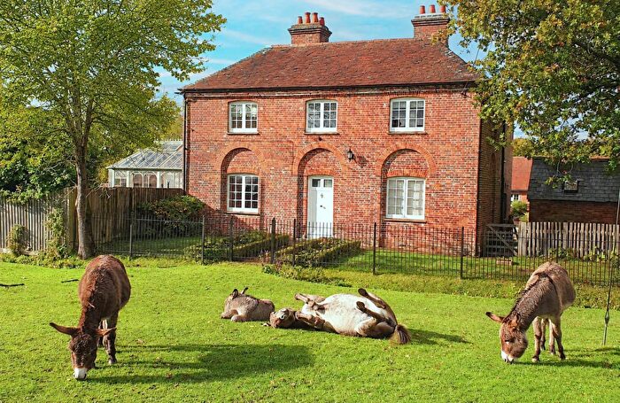 4 Bedroom Detached House For Sale In Sway Road, Brockenhurst, SO42
