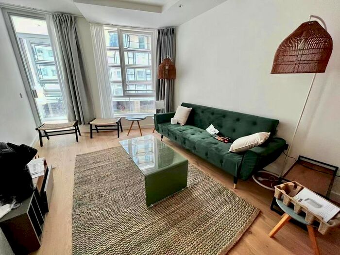 1 Bedroom Flat For Sale In Prospect Way, London, SW11