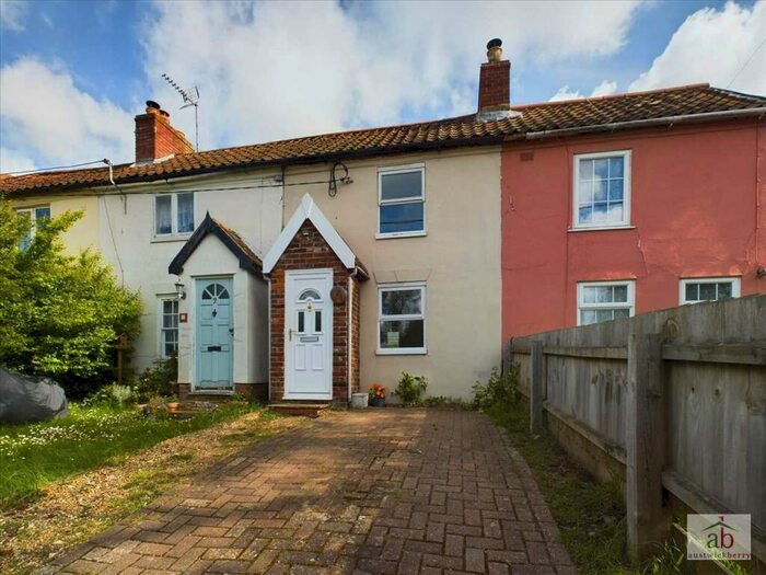 2 Bedroom Cottage For Sale In Prospect Place, Hasketon, IP13
