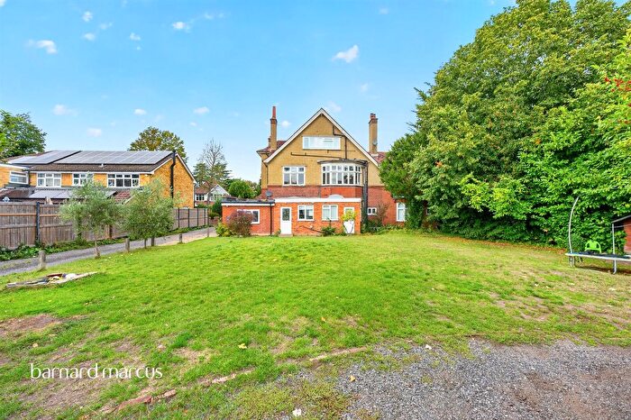 2 Bedroom Flat For Sale In Hillcroome Road, Sutton, SM2