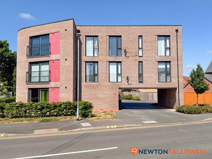 2 Bedroom Flat For Sale In Lord Hawke Way, Newark, NG24