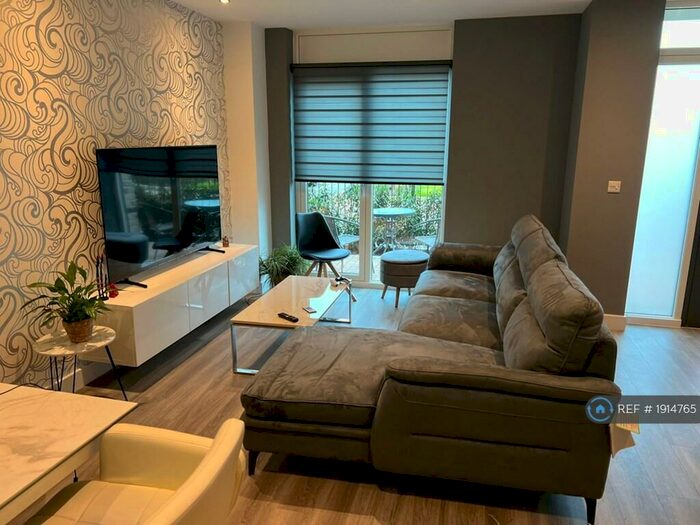 2 Bedroom Flat To Rent In Bute Close, London, NW9