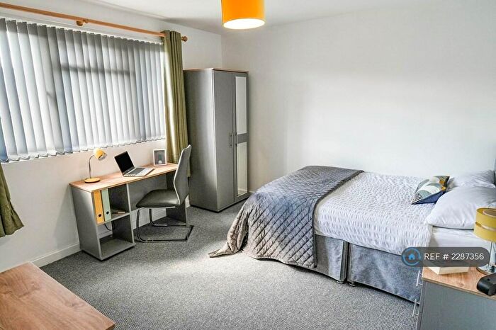 7 Bedroom End Of Terrace House To Rent In Scarborough Way, Coventry, CV4