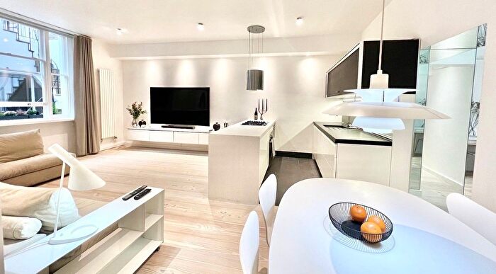 4 Bedroom Flat For Sale In Orsett Terrace, Bayswater, London, W2