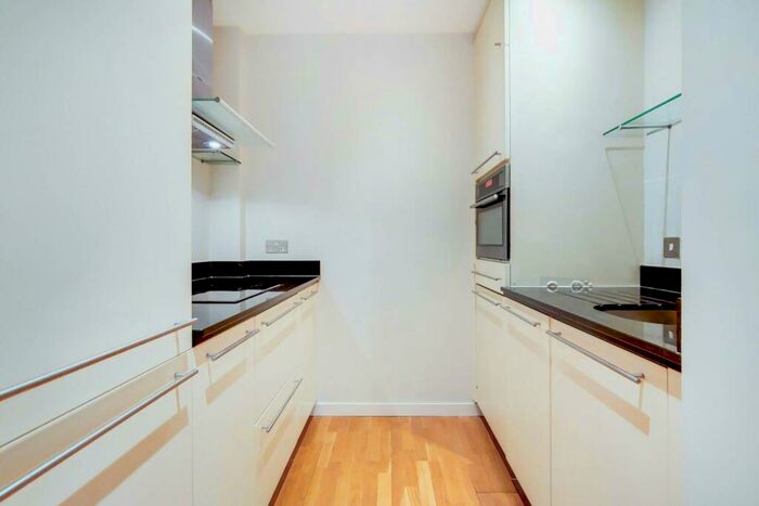 1 Bedroom Flat To Rent In Hosier Lane, Islington, London, EC1A