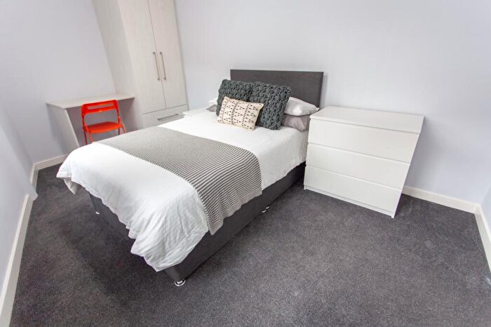 3 Bedroom Terraced House To Rent In Holt Road, L7