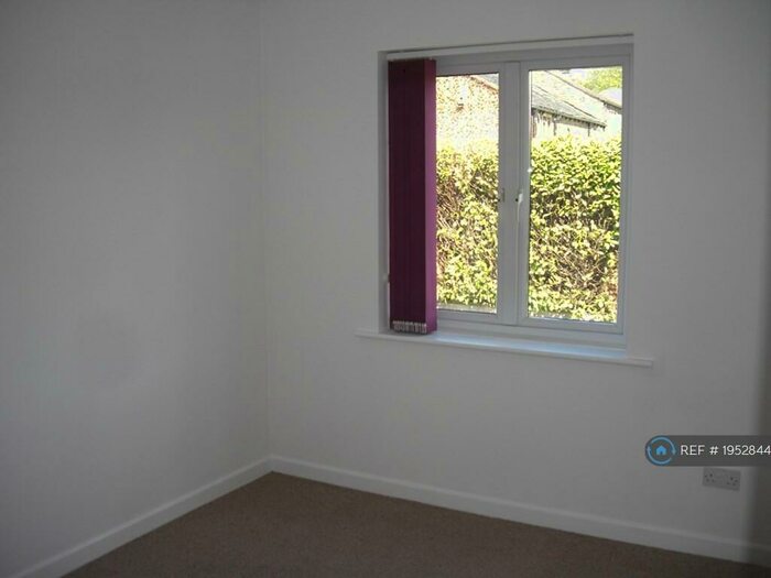1 Bedroom Flat To Rent In Duke Street, Briercliffe, BB10
