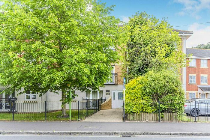 2 Bedroom Flat To Rent In Handel Road, Southampton, Hampshire, SO15