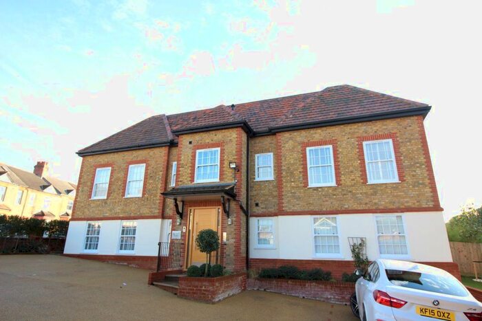 2 Bedroom Flat To Rent In Willowfield Court, Highfield Road, Bushey, WD23