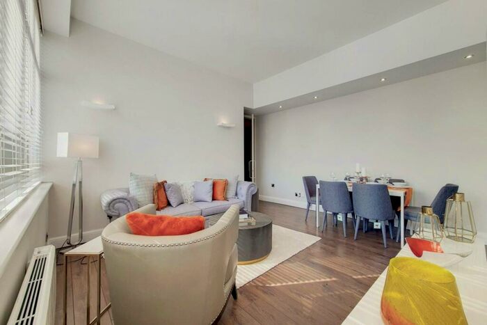 2 Bedroom Flat To Rent In City Road, City, London, EC1V