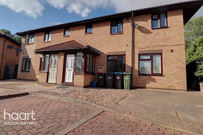 6 Bedroom Semi-Detached House To Rent In Pomander Crescent, Walnut Tree, MK7