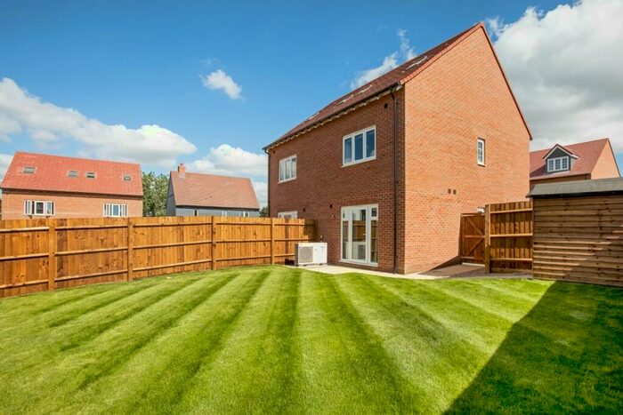 3 Bedroom Semi-Detached House To Rent In Triple Avenue, Braintree, CM7