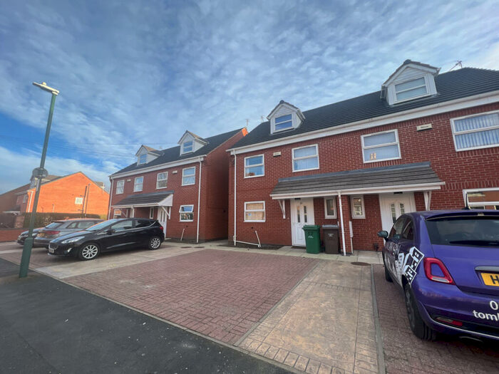 6 Bedroom Semi Detached House To Rent In City Road, Dunkirk, Nottingham, NG7