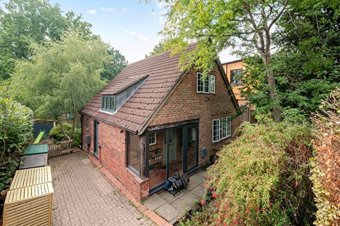 2 Bedroom Detached House For Sale In Woodlands Lane, Haslemere, GU27