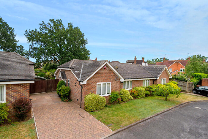 2 Bedroom Bungalow For Sale In Hesketh Close, Cranleigh, Surrey, GU6