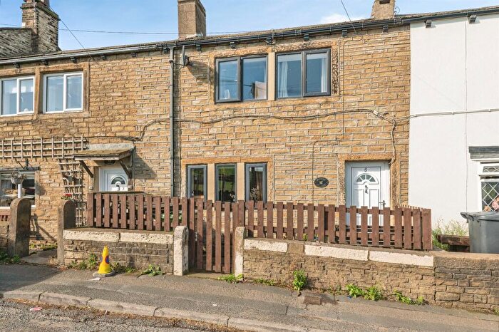 2 Bedroom Cottage For Sale In Bog Green Lane, Upper Heaton, Huddersfield, HD5