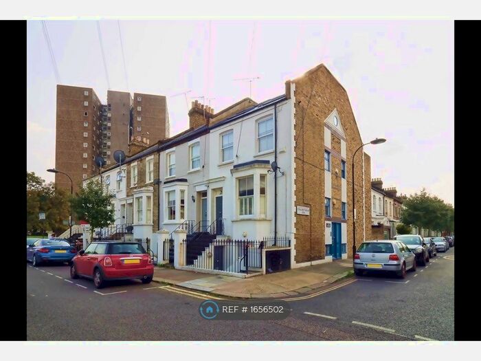 2 Bedroom Flat To Rent In Pellant Road, London, SW6