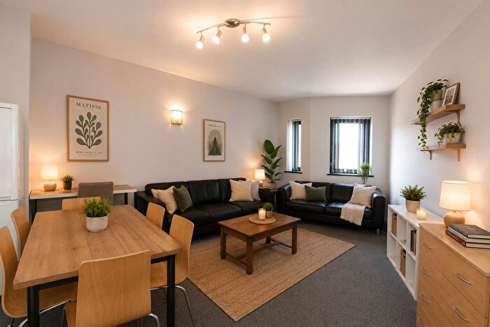 5 Bedroom Flat To Rent In Darran Street, Cathays, Cardiff, CF24