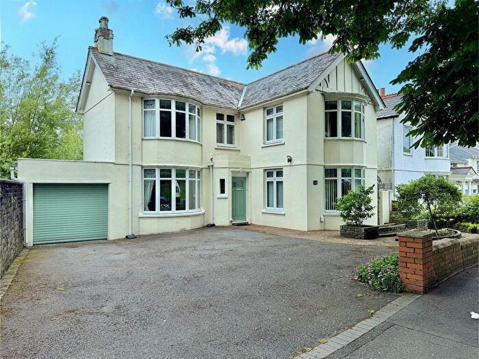 3 Bedroom Detached House For Sale In Alma Road, Plymouth, PL3