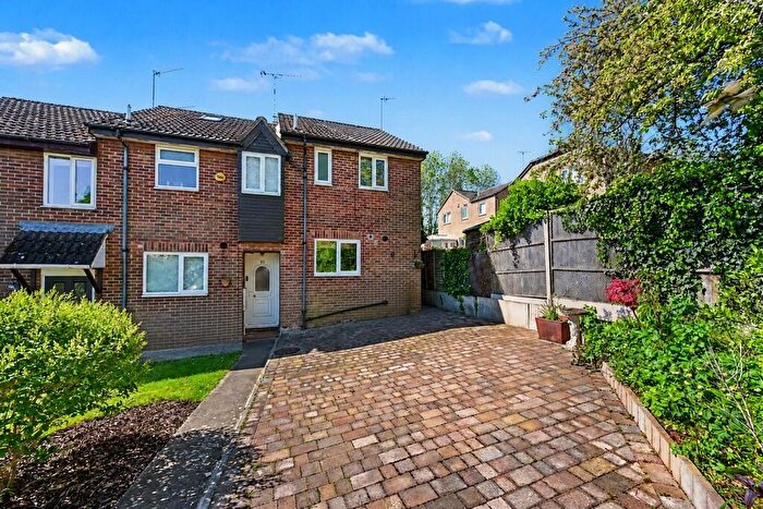 2 Bedroom End Of Terrace House For Sale In Dreyer Close, Bilton, Rugby, CV22