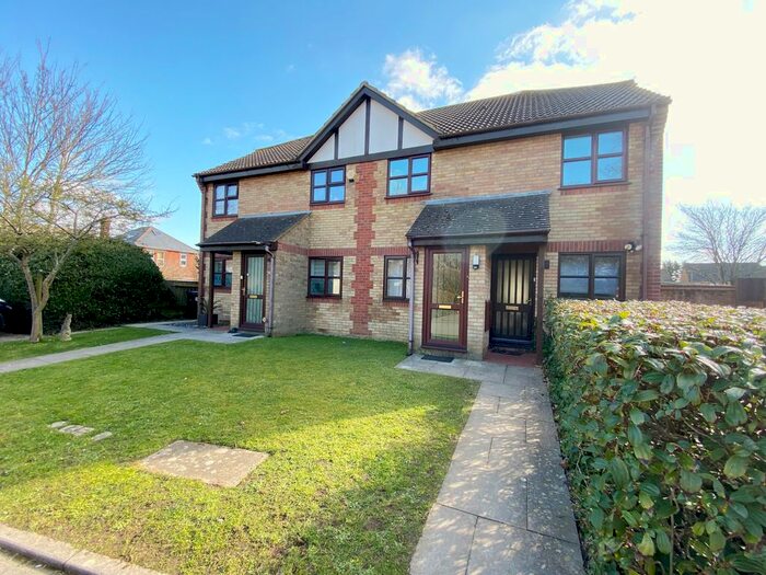 2 Bedroom Flat To Rent In Talbot Mews, Bournemouth, Dorset, BH10