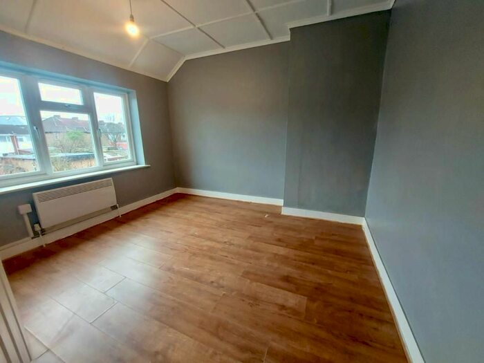 1 Bedroom Flat To Rent In Sharon Road, Enfield, EN3