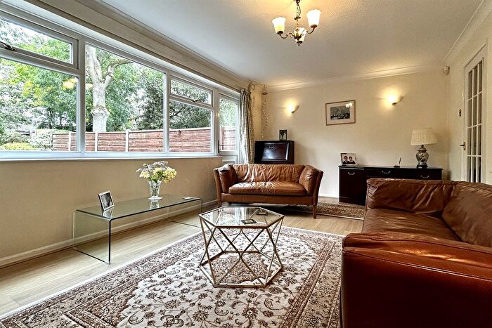 3 Bedroom End Of Terrace House For Sale In Chorlton Drive, Cheadle, SK8