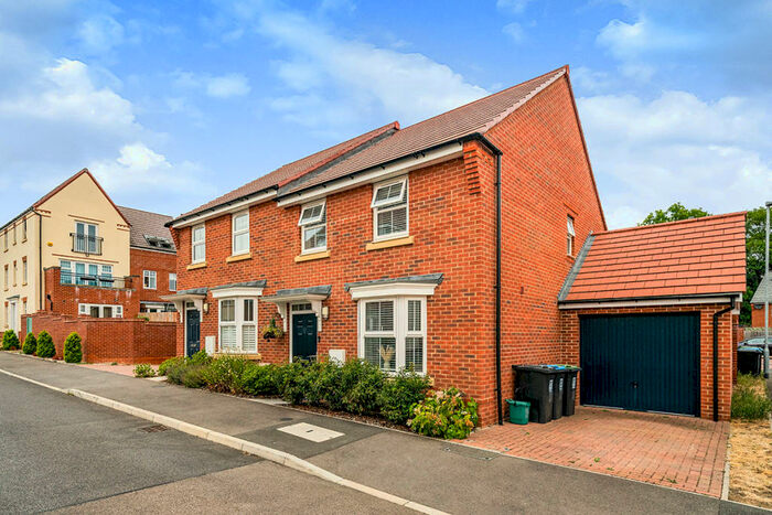 3 Bedroom Semi-Detached House To Rent In Burgundy Drive, Hemel Hempstead, Hertfordshire, HP2