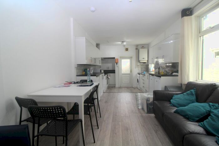 5 Bedroom Terraced House To Rent In Keppoch Street, Roath, Cardiff, CF24