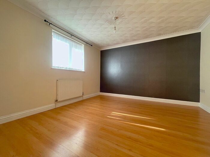 2 Bedroom Flat To Rent In Ladysmith Avenue, Whittlesey, Peterborough, PE7