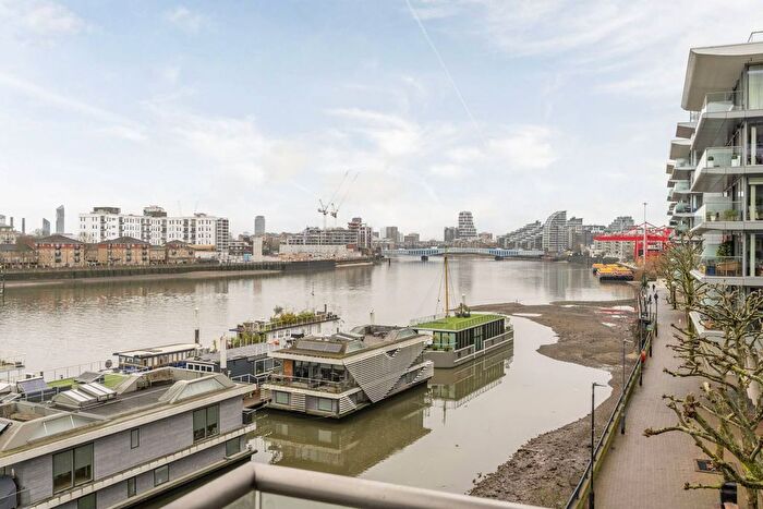 3 Bedroom Flat To Rent In Eastfields Avenue, Wandsworth, London, SW18