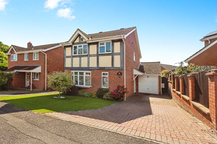 4 Bedroom Detached House For Sale In Icknield Drive, Northampton, Northamptonshire, NN4