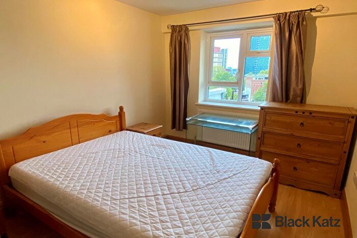 3 Bedroom Flat To Rent In Great Suffolk Street, Borough, SE1