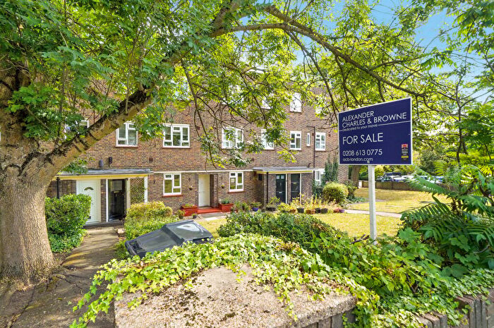 2 Bedroom Maisonette For Sale In Dartmouth Road, Forest Hill, London, SE23