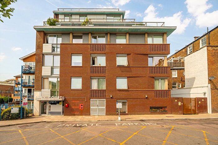 1 Bedroom Flat For Sale In Woodger Road, Shepherds Bush, W12