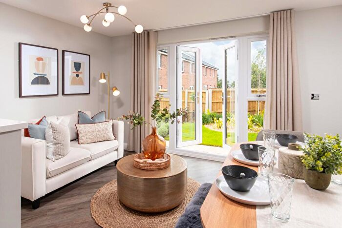 3 Bedroom End Of Terrace House For Sale In Inkersall Road, Chesterfield, Derbyshire, S43