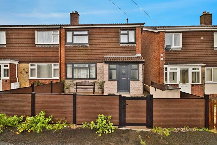 3 Bedroom Semi Detached House For Sale In Mullins Close, Wells, BA5