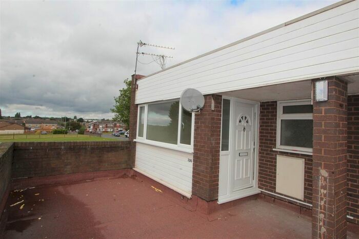2 Bedroom Flat To Rent In Stroud Avenue, Willenhall, WV12