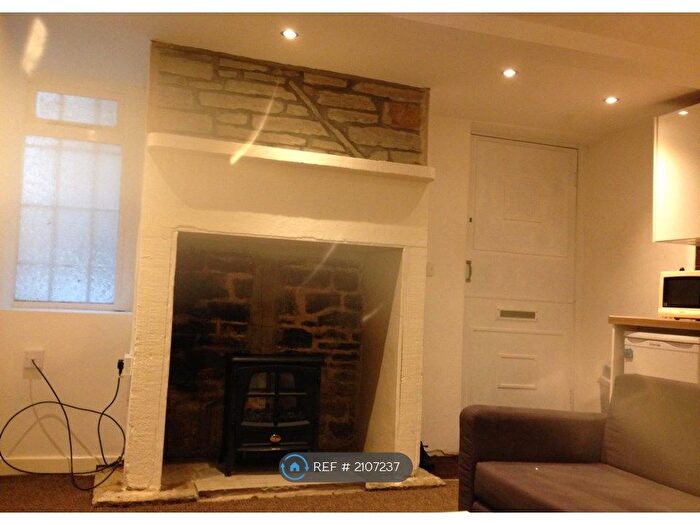 2 Bedroom Flat To Rent In Poplar St, Huddersfield, HD2