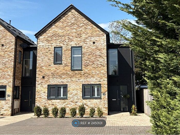 5 Bedroom Detached House To Rent In Windsor Gardens, Epsom, KT19