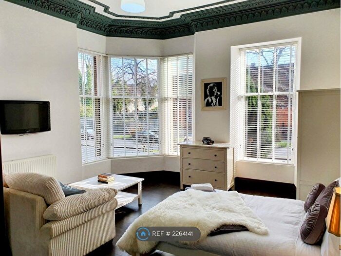 Studio To Rent In Paisley Road West, Glasgow, G51