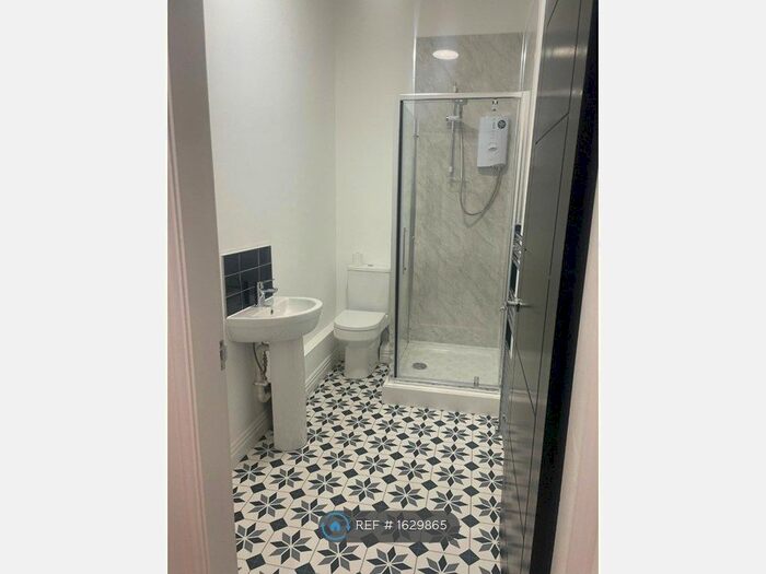 1 Bedroom Flat To Rent In Cowley Hill Lane, St. Helens, WA10