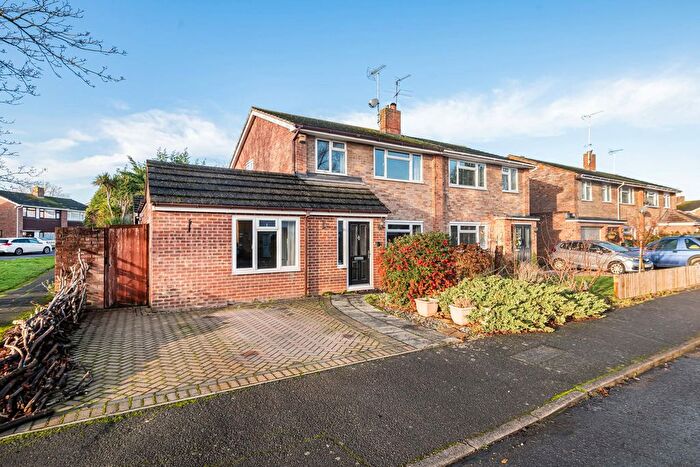 3 Bedroom Semi Detached House For Sale In Heron Dale, Addlestone, Surrey, KT15