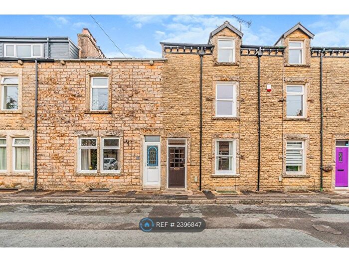 4 Bedroom Terraced House To Rent In New Street, Halton, Lancaster, LA2