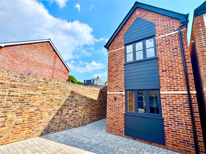 4 Bedroom Detached House For Sale In Chalice Close, Poole, Dorset, BH14