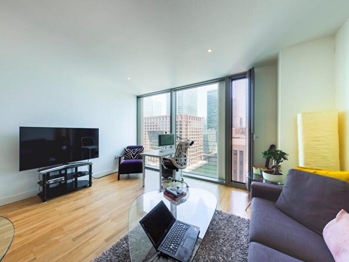 1 Bedroom Flat To Rent In Landmark East Tower, Marsh Wall, E14